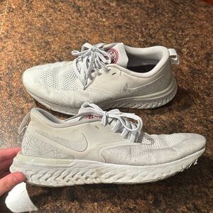 Nike Odyssey React Flyknit 2 'Pure Platinum'